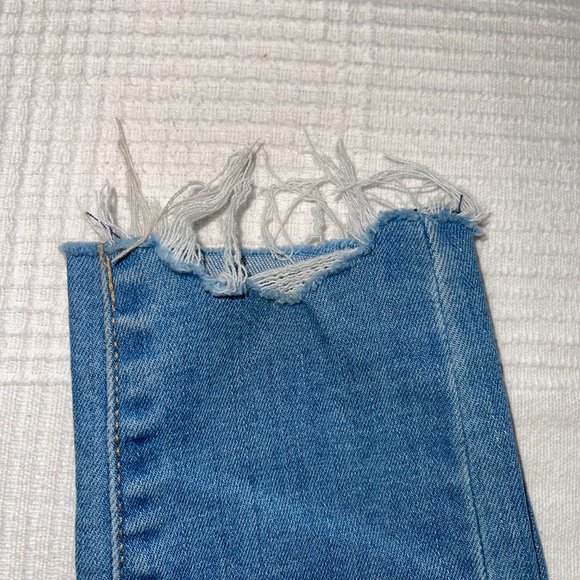 Levi's Skinny Jeans • mid-rise • 710 • distressed - Picture 7 of 11